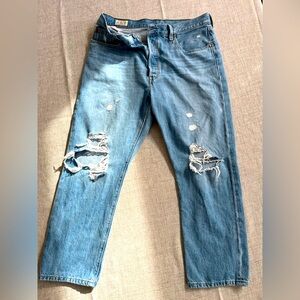 Women’s Levi’s Distressed Cropped Jeans